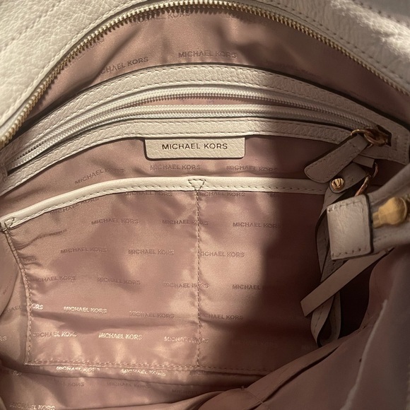 Rare Michael Kors Large Brooke Hobo Bag White Pebbled Leather Gold Straps W Lock - Picture 8 of 14